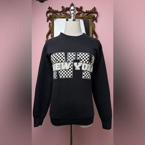 Vintage 90’s New York Black White Checkered Graphic Long Sleeve Sweatshirt Small
